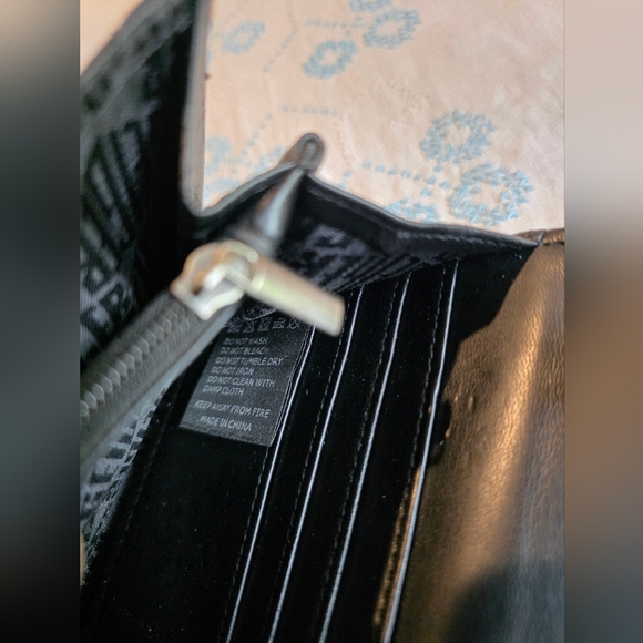 Kurt Geiger Brixton Black Quilted
Leather Chain Lock Crossbody - Picture 13 of 16